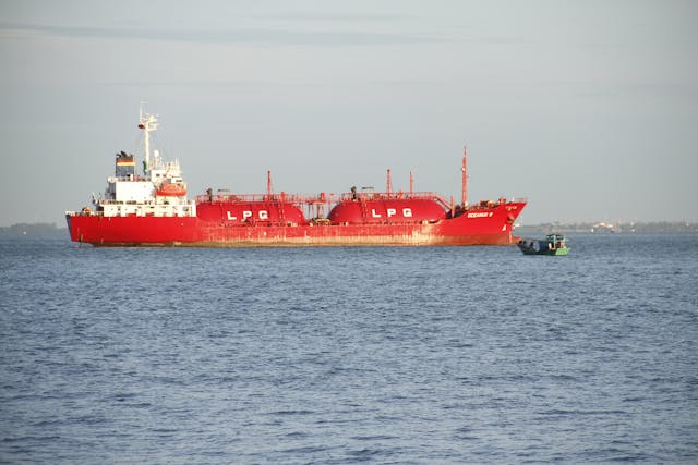 India’s LPG Shipment Clears Strategic Strait, Heads to Visakhapatnam Port