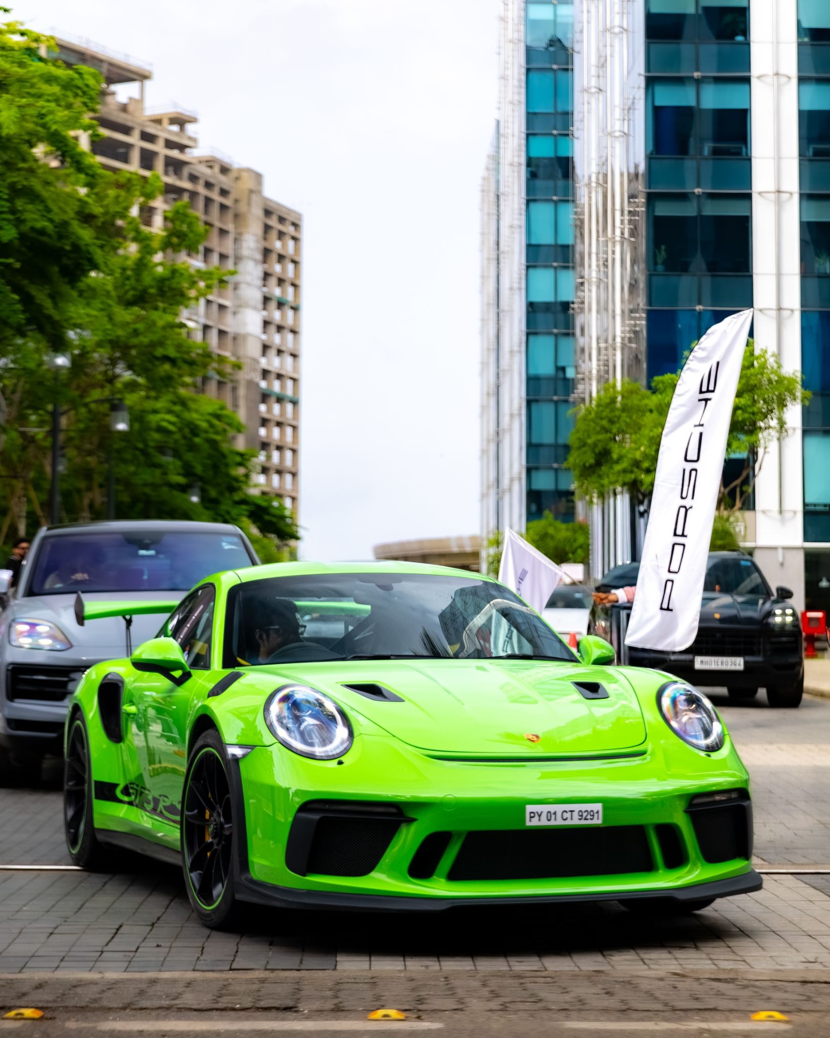 100 plus Porsches Take Over Mumbai for a Friendship Day Drive